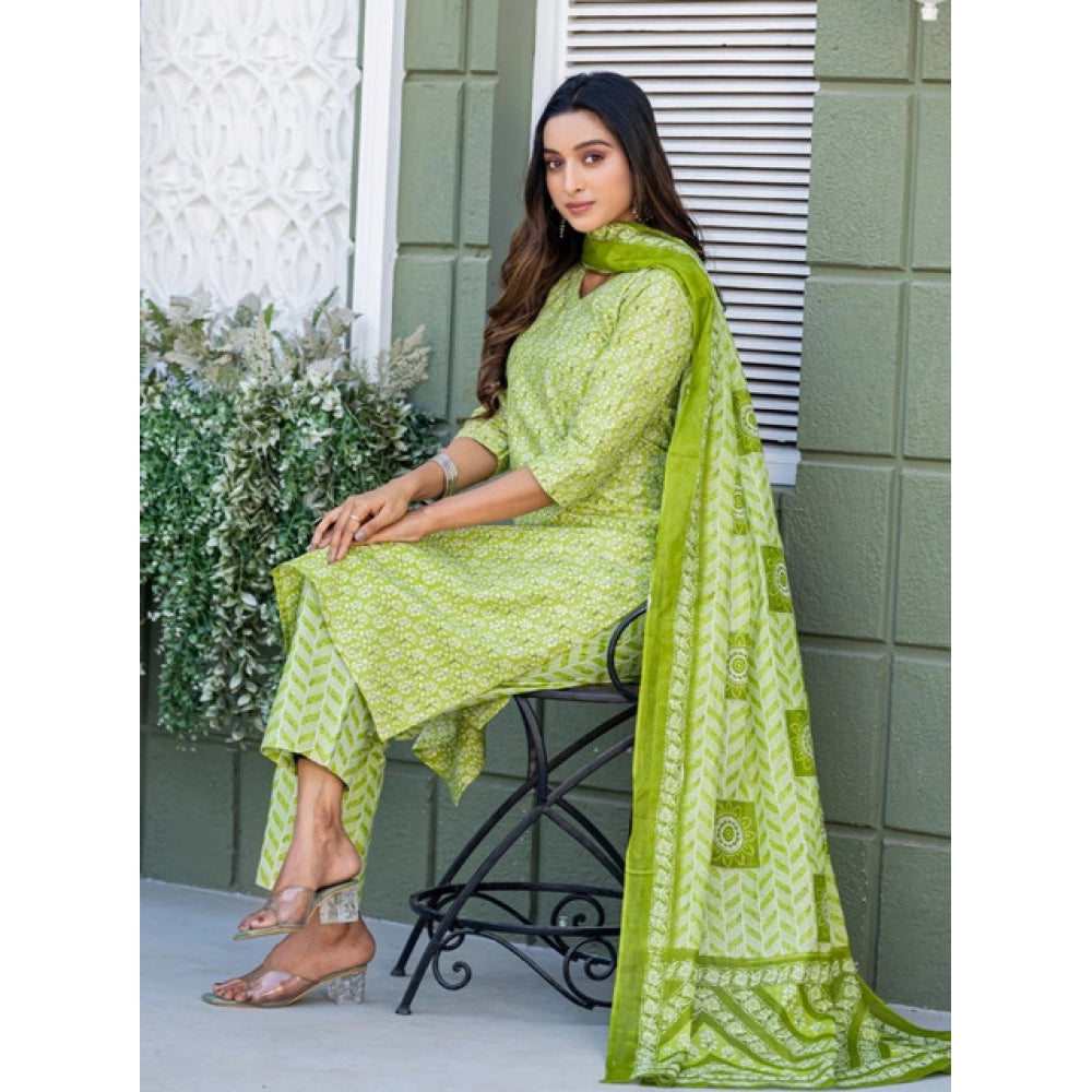 Seduva Women's Cotton Blend Printed Kurti With Pant Dupatta Set (Parrot)